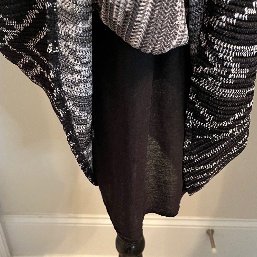 Aeropostale Black and White Geometric Mini Dress - Picture 6 of 13